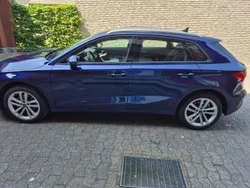 Blau Gebraucht 2022 Audi A3 Sportback Advanced Limousine | 25.900 € (Guter Preis)