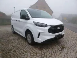 Frozen white Gebraucht 2024 Ford Transit Custom Trend Van / Kleinbus | 33.995 € (Fairer Preis)