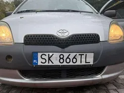 Silber Gebraucht 2001 Toyota Yaris Limousine | 1.049 € (Etwas zu teuer)