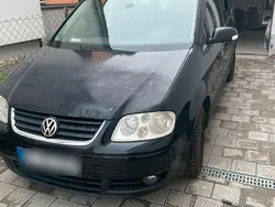 Schwarz Gebraucht 2006 VW Touran Trendline Van / Kleinbus | 2.200 € (Fairer Preis)