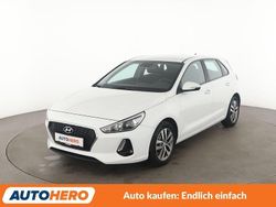 Weiß Gebraucht 2018 Hyundai i30 Trend Limousine | 13.050 € (Fairer Preis)