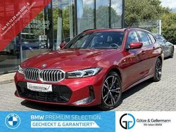 Rot (fire red) Gebraucht 2024 BMW 330e M Sport Kombi | 47.940 € (Etwas zu teuer)