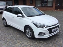 Weiß Gebraucht 2020 Hyundai i20 Trend Limousine | 12.950 € (Fairer Preis)