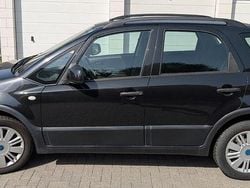 Schwarz Gebraucht 2008 Fiat Sedici SUV | 2.900 € (Fairer Preis)