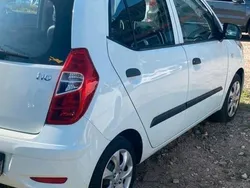 Weiß Gebraucht 2012 Hyundai i10 Kleinwagen | 3.799 €