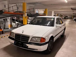 Weiß Gebraucht 1995 Mercedes C280 Classic Limousine | 7.500 €
