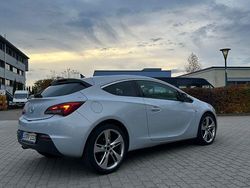 Silber Gebraucht 2012 Opel Astra GTC Limousine | 6.500 € (Etwas zu teuer)