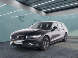 Grau Gebraucht 2022 Volvo V60 Kombi | 33.749 € (Superpreis)
