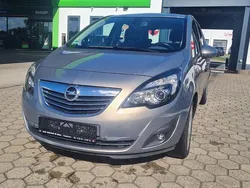 Grau Gebraucht 2011 Opel Meriva Innovation Van / Kleinbus | 3.200 € (Guter Preis)