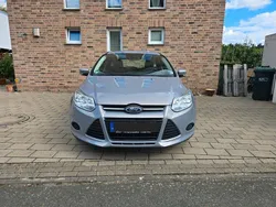 Grau Gebraucht 2014 Ford Focus Limousine | 5.500 € (Guter Preis)