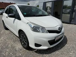 Weiß Gebraucht 2012 Toyota Yaris Cool | 4.999 € (Guter Preis)