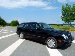 Schwarz metallic Gebraucht 2002 Mercedes E320 Classic Kombi | 5.950 € (Teuer)
