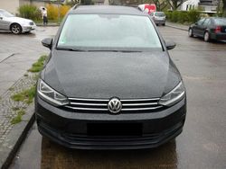 Schwarz Gebraucht 2018 VW Touran Van / Kleinbus | 14.000 € (Etwas zu teuer)