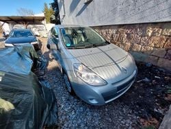 Silber Gebraucht 2011 Renault Clio III Kleinwagen | 1.900 € (Guter Preis)