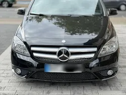 Schwarz Gebraucht 2014 Mercedes B200 Van / Kleinbus | 15.499 €