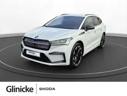 Weiß Gebraucht 2022 Skoda Enyaq iV SportLine SUV | 35.970 € (Guter Preis)