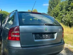 Grau Gebraucht 2005 Skoda Octavia Kombi | 2.200 € (Guter Preis)