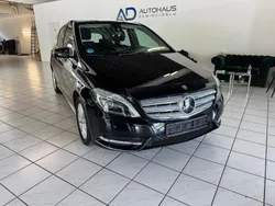 Schwarz Gebraucht 2012 Mercedes B180 Van / Kleinbus | 6.990 € (Fairer Preis)