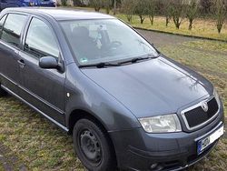 Grau Gebraucht 2007 Skoda Fabia Kleinwagen | 900 € (Superpreis)