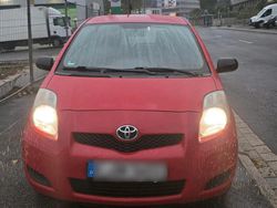 Rot Gebraucht 2009 Toyota Yaris Kleinwagen | 2.400 € (Fairer Preis)