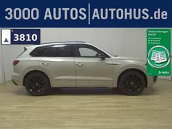 Sechura beige (metallic) Gebraucht 2022 VW Touareg R-line SUV | 41.980 € (Guter Preis)