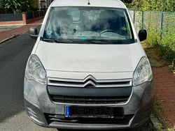 Weiß Gebraucht 2015 Citroën Berlingo Van / Kleinbus | 5.500 €
