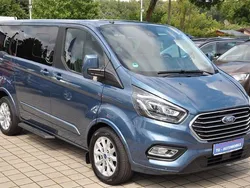 Blau Gebraucht 2018 Ford Tourneo Custom Van / Kleinbus | 28.990 € (Teuer)