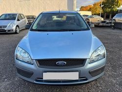 Blau Gebraucht 2006 Ford Focus Trend Limousine | 1.390 € (Superpreis)
