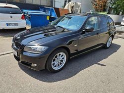 Schwarz Gebraucht 2012 BMW 320 Sport Line Kombi | 7.900 € (Guter Preis)