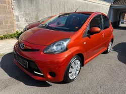 Orange Gebraucht 2012 Toyota Aygo Connect Style Kleinwagen | 5.400 € (Fairer Preis)