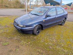 Blau Gebraucht 2000 Fiat Bravo Kleinwagen | 1.400 €