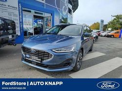 Chromablau metallic Gebraucht 2024 Ford Focus Titanium Kombi | 25.990 € (Etwas zu teuer)
