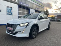 Weiß Gebraucht 2022 Peugeot e-208 Active Kleinwagen | 12.900 € (Guter Preis)