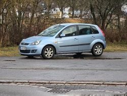 Blau Gebraucht 2006 Ford Fiesta Ghia Limousine | 650 € (Guter Preis)