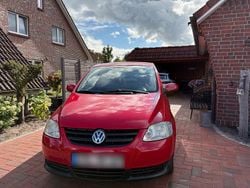 Rot Gebraucht 2006 VW Fox Kleinwagen | 1.699 € (Etwas zu teuer)