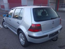 Silber Gebraucht 2002 VW Golf IV Limousine | 2.300 € (Fairer Preis)