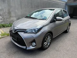 Braun Gebraucht 2015 Toyota Yaris Comfort Kleinwagen | 8.900 € (Fairer Preis)