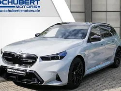 Grau Neu 2025 BMW M5 Comfort Edition Kombi | 163.490 €