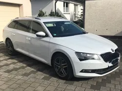 Weiß Gebraucht 2018 Skoda Superb Kombi | 17.900 € (Etwas zu teuer)