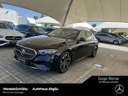 Obsidianschwarz (metallic) Gebraucht 2024 Mercedes E220 Avantgarde Limousine | 49.839 € (Guter Preis)