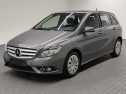 Grau (mountaingrau met.) Gebraucht 2014 Mercedes B220 Van / Kleinbus | 14.980 € (Fairer Preis)