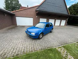 Blau Gebraucht 2001 VW Golf IV Kleinwagen | 1.299 € (Teuer)