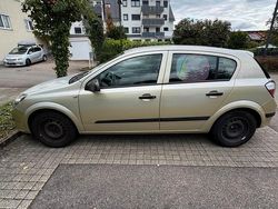 Gold Gebraucht 2004 Opel Astra Limousine | 1.750 € (Teuer)