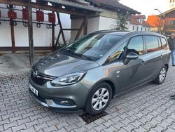 Grau Gebraucht 2016 Opel Zafira Active Van / Kleinbus | 7.699 € (Guter Preis)