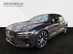 Platinum grey / metallic Gebraucht 2023 Volvo S60 Ultimate Limousine | 38.720 € (Fairer Preis)