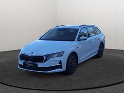 Weiss Gebraucht 2025 Skoda Octavia Tour Kombi | 34.822 € (Fairer Preis)
