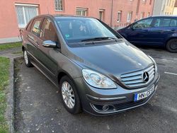 Grau Gebraucht 2007 Mercedes B200 Edition Van / Kleinbus | 6.850 € (Fairer Preis)
