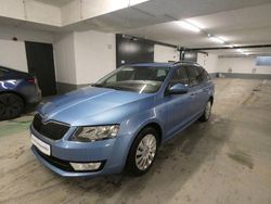 Blau Gebraucht 2015 Skoda Octavia Ambition Kombi | 4.990 €