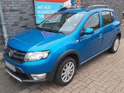 Blau Gebraucht 2014 Dacia Sandero Stepway Kleinwagen | 4.990 € (Fairer Preis)