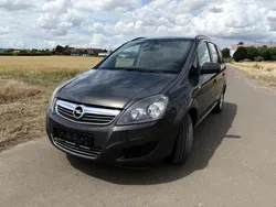 Schwarz Gebraucht 2014 Opel Zafira Van / Kleinbus | 5.450 € (Fairer Preis)